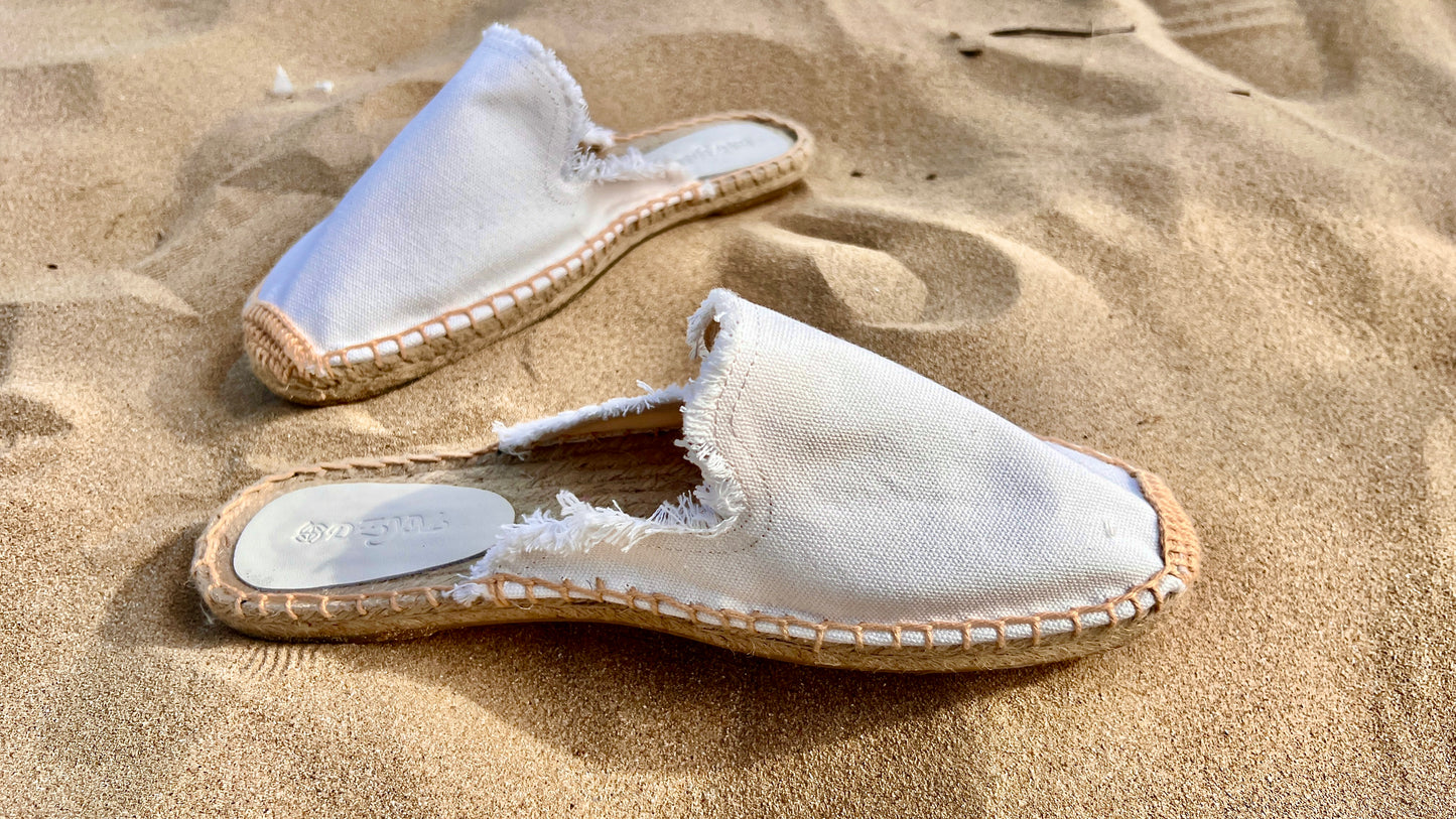 MONTEROSSO - Espadrilles Frauen ausgefranste Pantolette