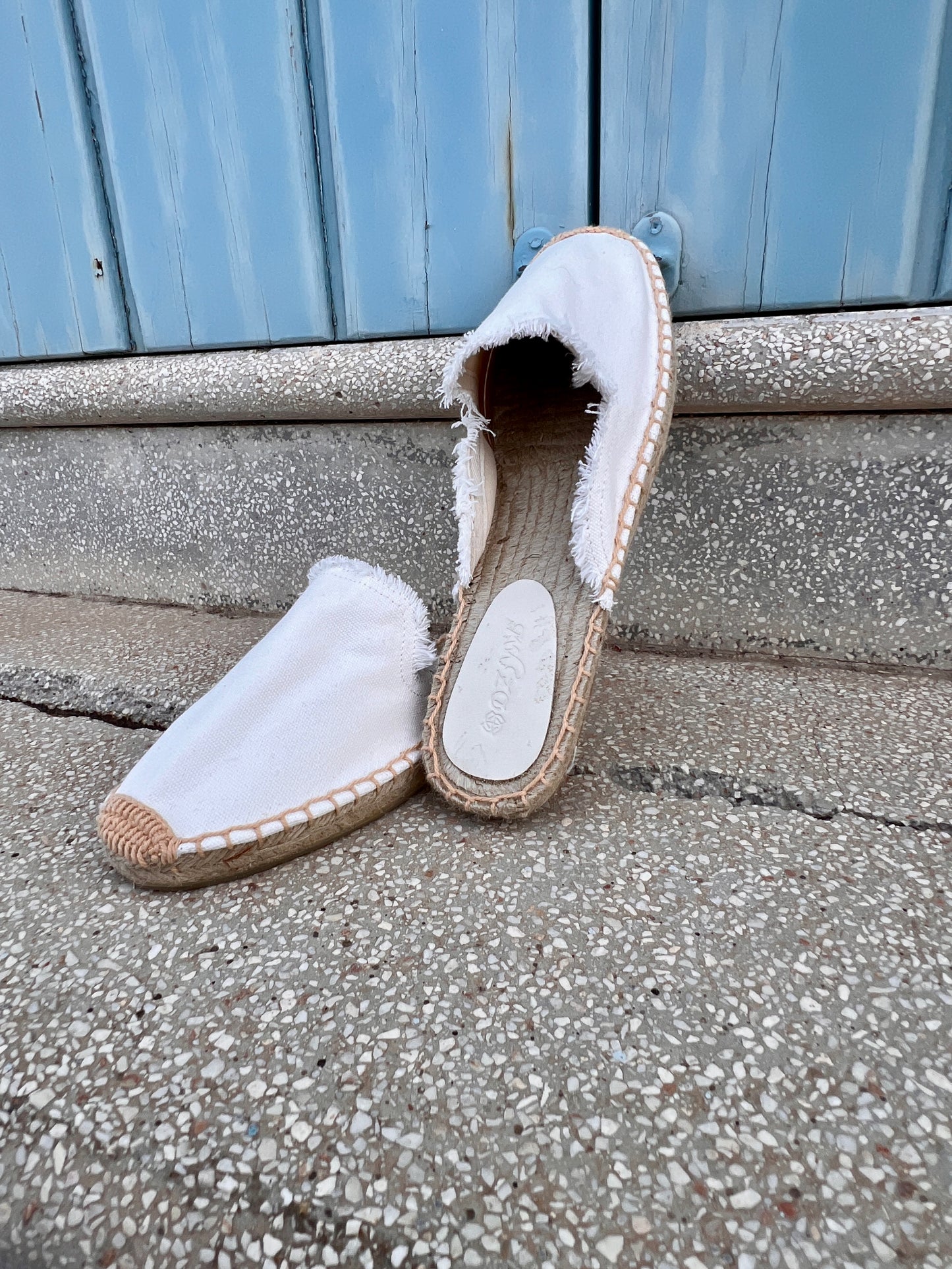 MONTEROSSO - Espadrilles Frauen ausgefranste Pantolette